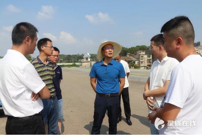 佳怡)近日,长沙天心经济开发区管委会(新)筹建委员会主要负责人贺国权