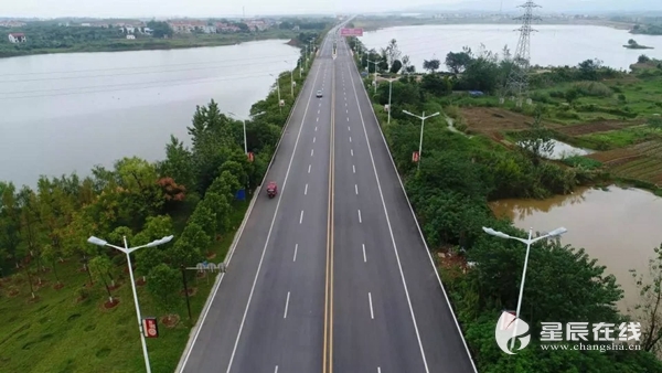 s208线是韶山市重要的旅游干线公路,境内起自与宁乡交界的观音庵,经