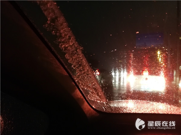 风雪交加的寒夜里 长沙这些温暖的身影呵护你安眠无忧