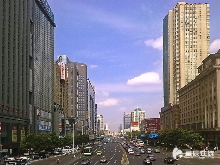 (长沙五一路. 星辰拍客 不说话/摄)